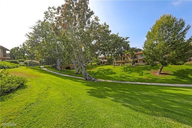 Building Photo - 3 br, 3 bath House - 406 Carlotta