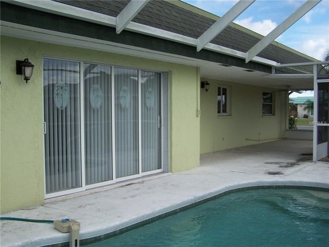 Building Photo - 1717 N Pebble Beach Blvd