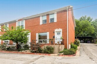 Building Photo - 813 E Oltorf St