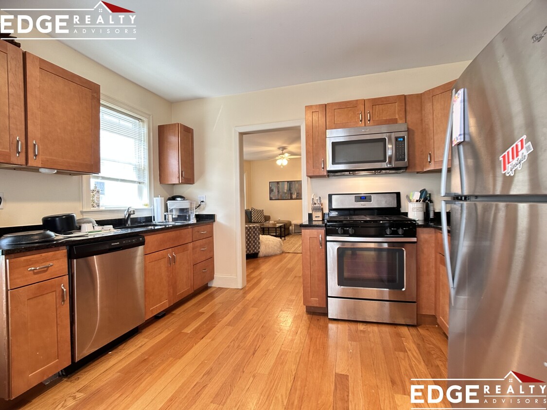 Primary Photo - 78 Brooks St