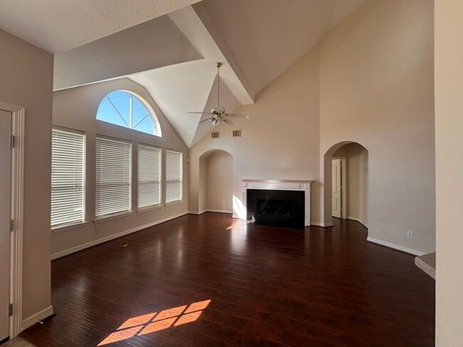 Foto del edificio - 5819 Brook Bend Dr
