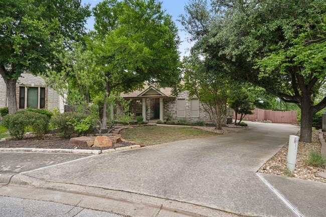 Building Photo - 2812 Cascade Falls Dr