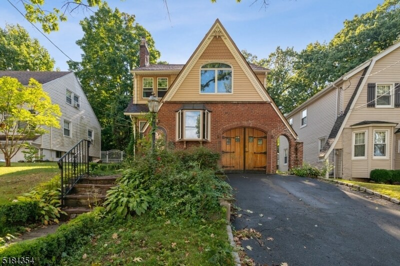 Primary Photo - 83 McKinley St