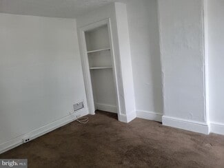 Building Photo - 512 Chain St