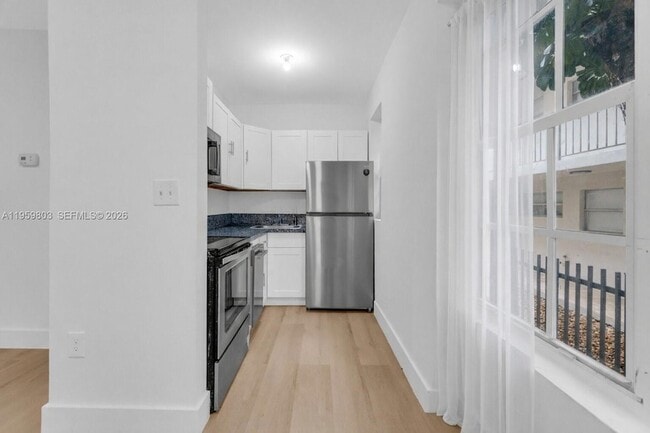 Photo - 605 Euclid Ave Apartment