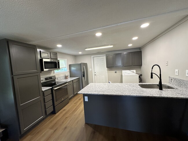 Building Photo - 1518 Mountain View Ct