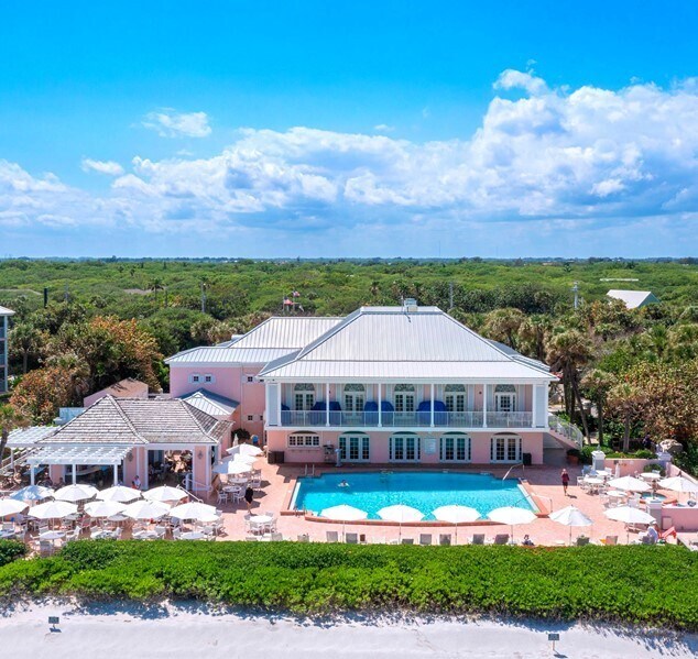 Foto del edificio - Oceanfront Walk-Out Condo