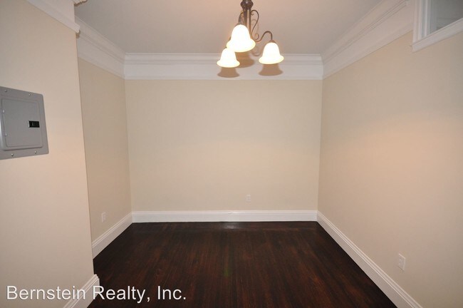 Building Photo - 1240 Grove St