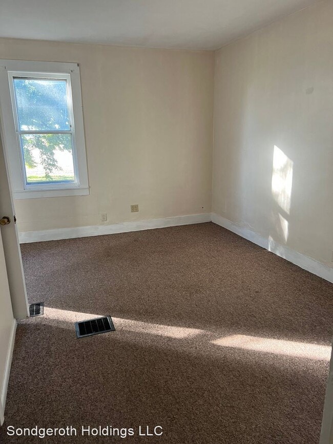 Building Photo - 3 br, 1 bath House - 25463 Highway 89