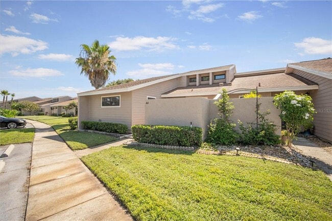 Foto del edificio - 5225 Imperial Lakes Blvd