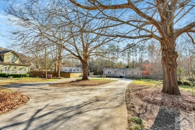 Foto del edificio - 155 Dwight Rd