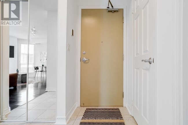 Building Photo - 18 Holmes Ave