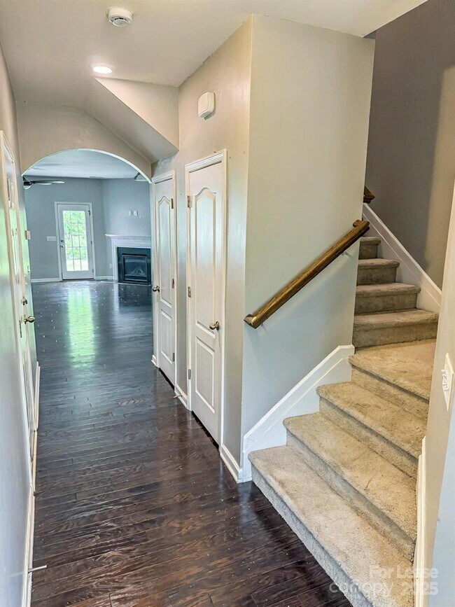 Foto del edificio - 2752 Sawbridge Ln