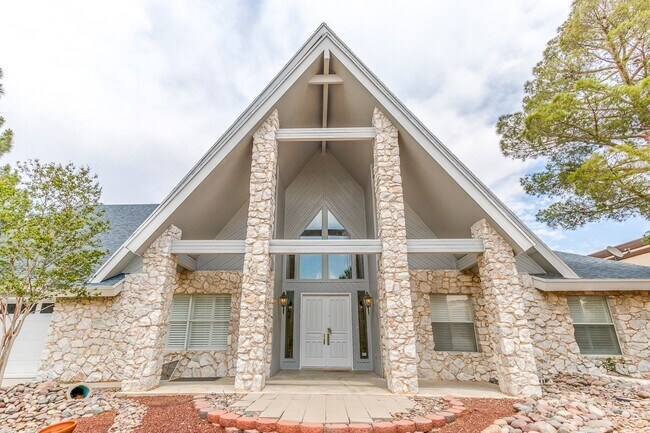 Building Photo - Custom 4 Bedroom Westside Home with 2 cozy...