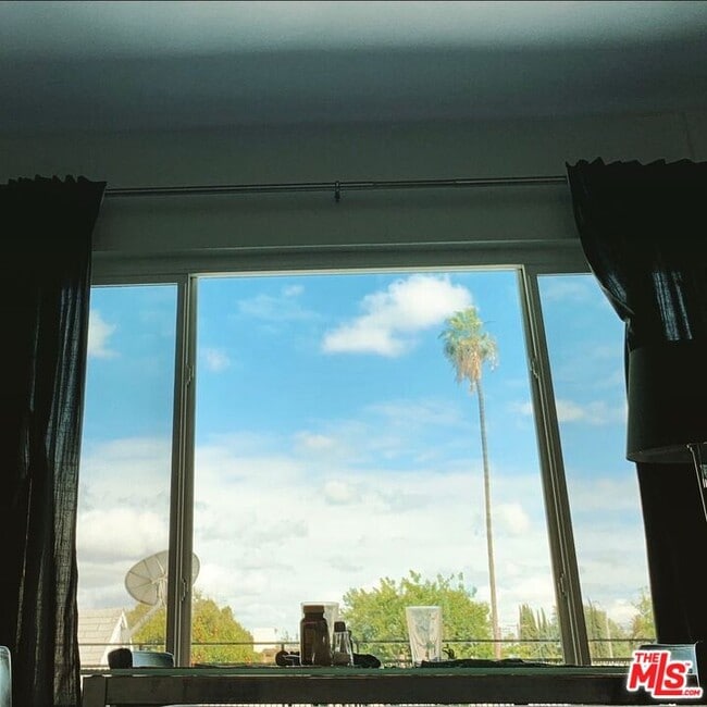 Foto del edificio - 3322 Atwater Ave