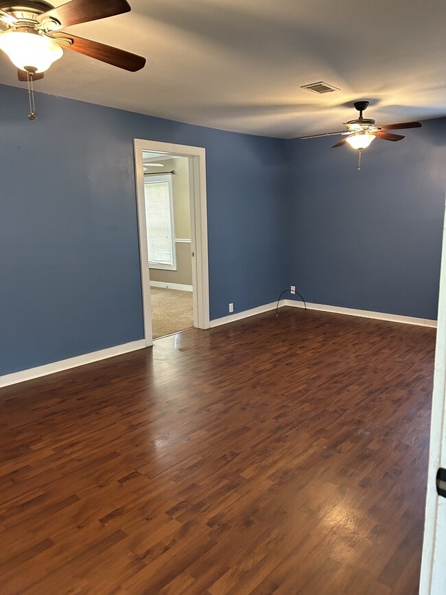 Foto del edificio - 301 Shady Oaks Dr
