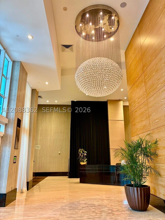 Building Photo - 950 Brickell Bay Dr