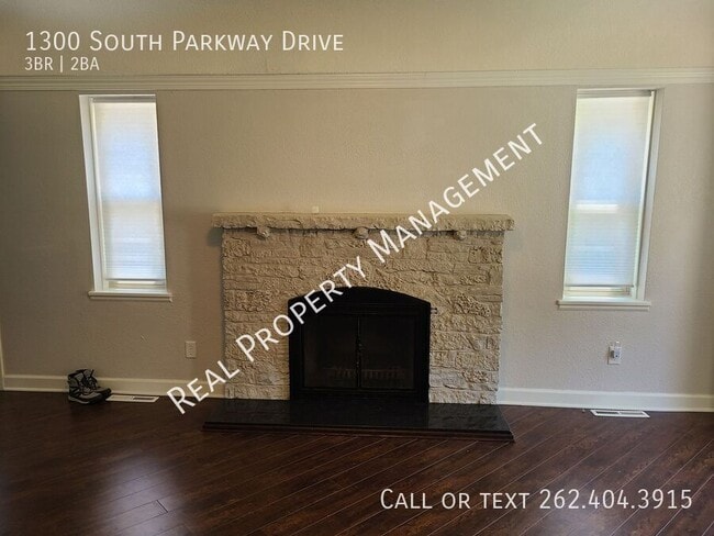 Building Photo - 1300 Parkway Dr