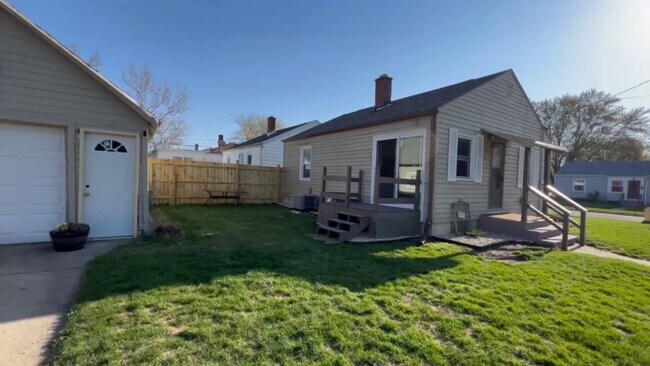 Building Photo - 1879 Marion Ct