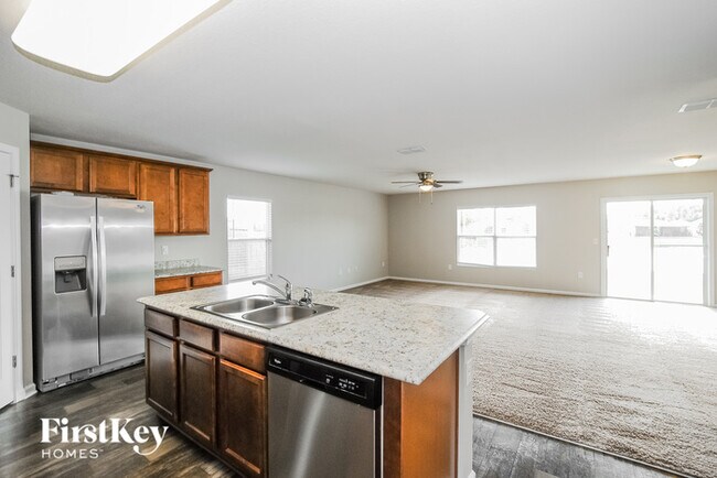 Building Photo - 69 Green Palm Ct