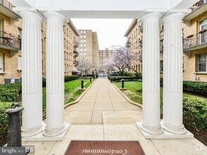 Building Photo - 1401 Columbia Rd NW