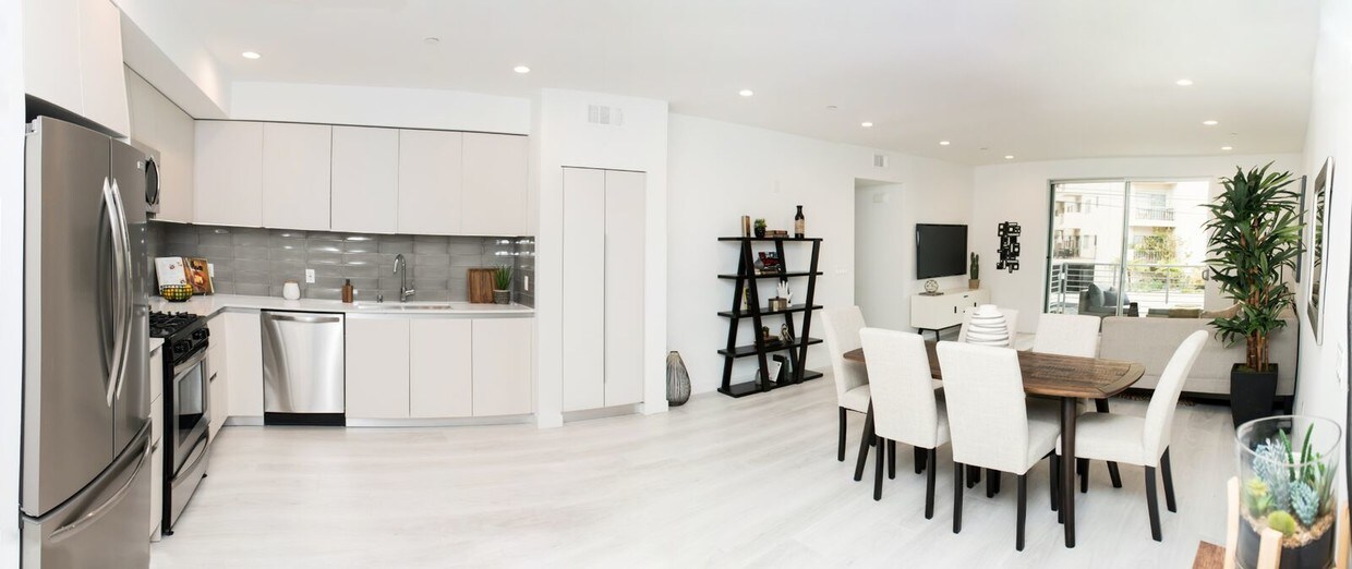 Foto principal - 625 S Barrington Ave