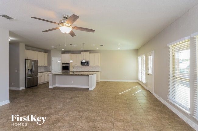 Building Photo - 3120 Half Moon Dr