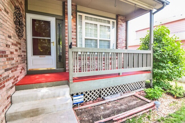 Building Photo - Charming 3BR House in Aurora