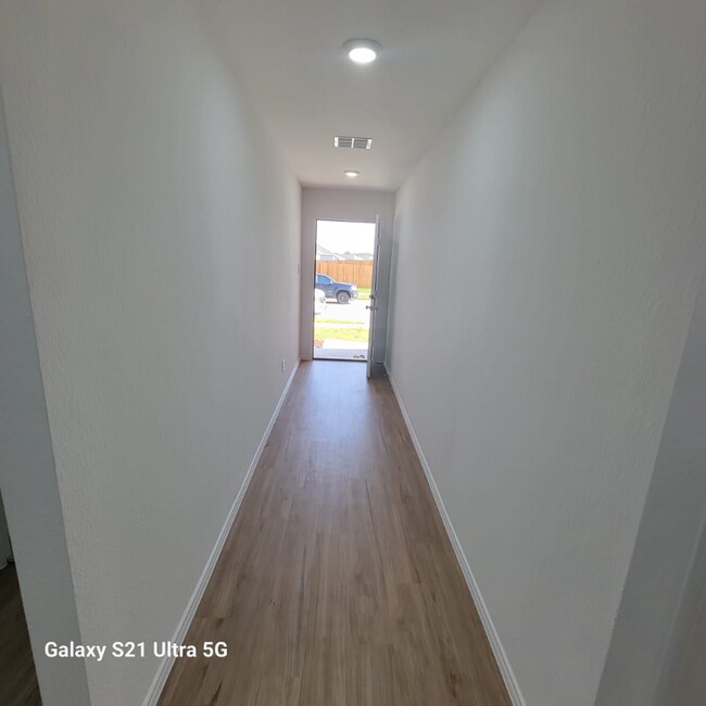 Foto del edificio - 318 Mahogany Ln