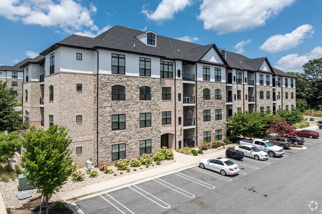 Foto del edificio - West Edge Apartments