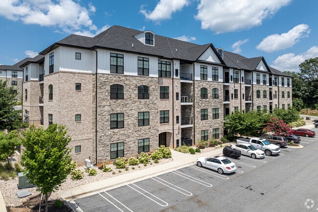 Building Photo - West Edge