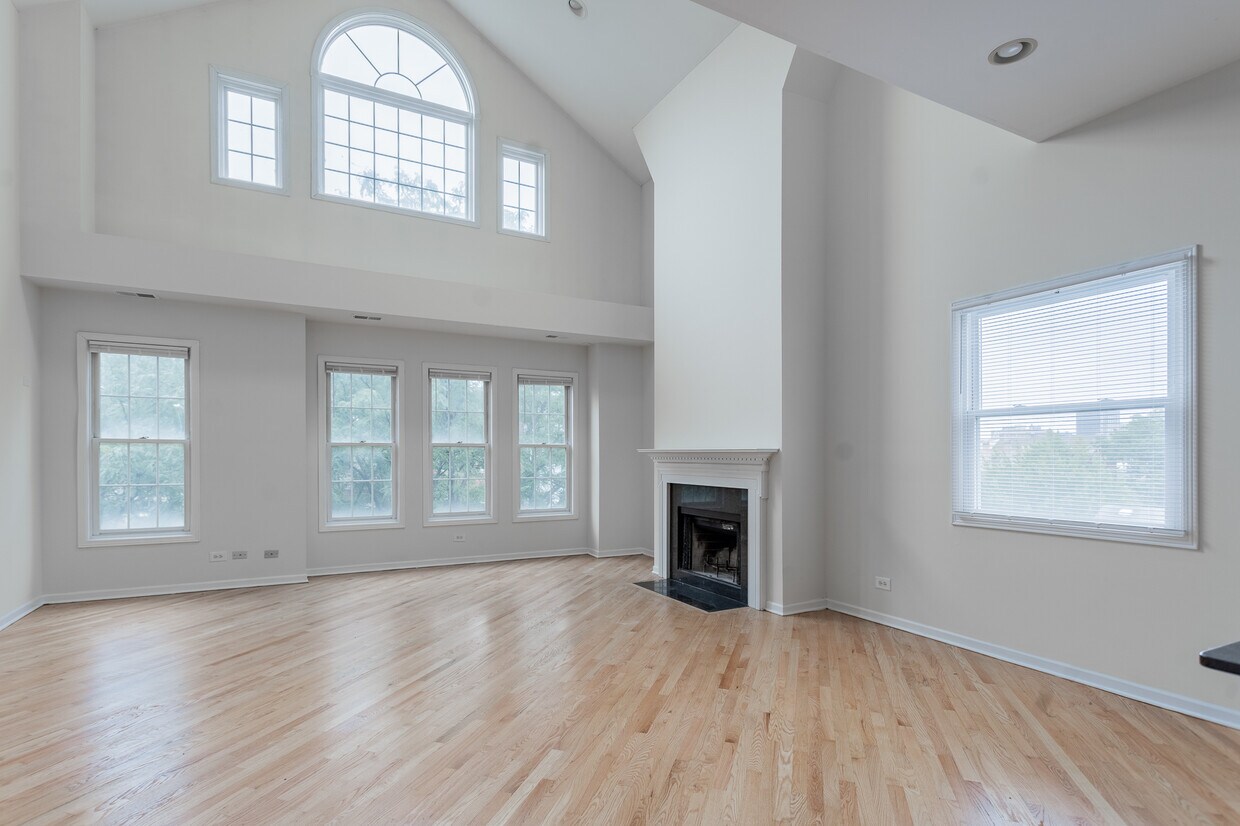 Primary Photo - 1513 N Wood St