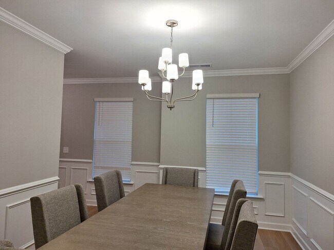 Building Photo - Beautiful Five Bedroom Home Located in Northeast Columbia!