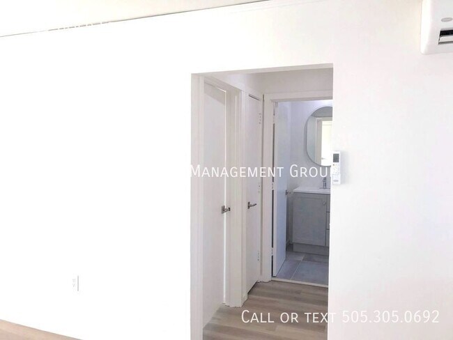 Foto del edificio - Renovated 1 Bedroom with AC/Heat, Dog Frie...