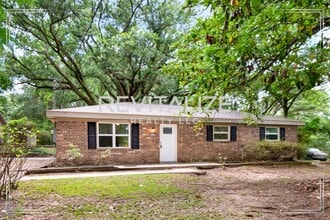 Building Photo - 5628 Aljon Dr