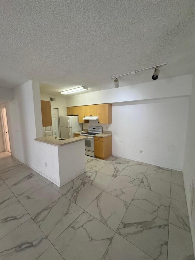 Building Photo - 10330 Fox Trail Rd S