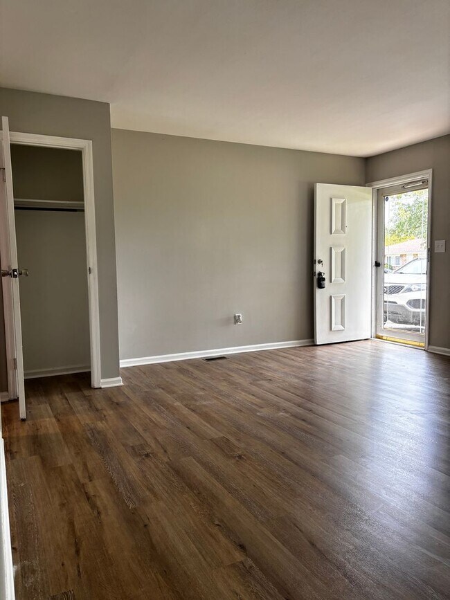 Foto del edificio - 3137-3139 Silver Rock Ave