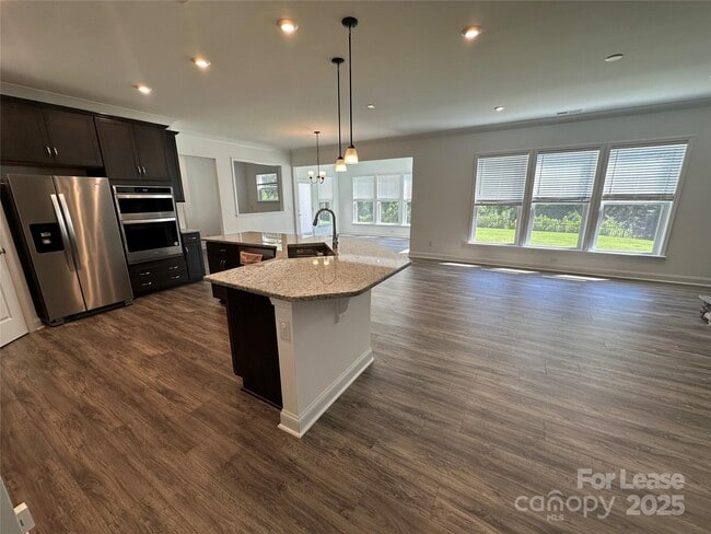 Building Photo - 611 Southstone Dr