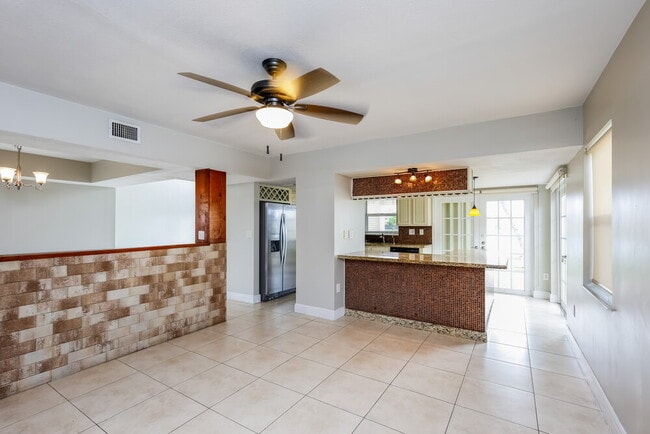Foto del edificio - 4771 SW 154th Ave