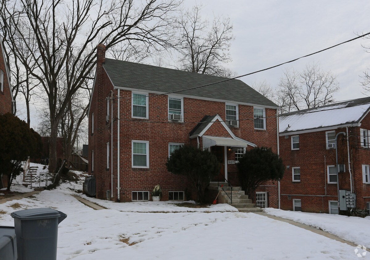 Building Photo - 8107 Greenwood Ave
