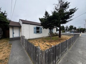 Building Photo - 935-937 Del Norte St