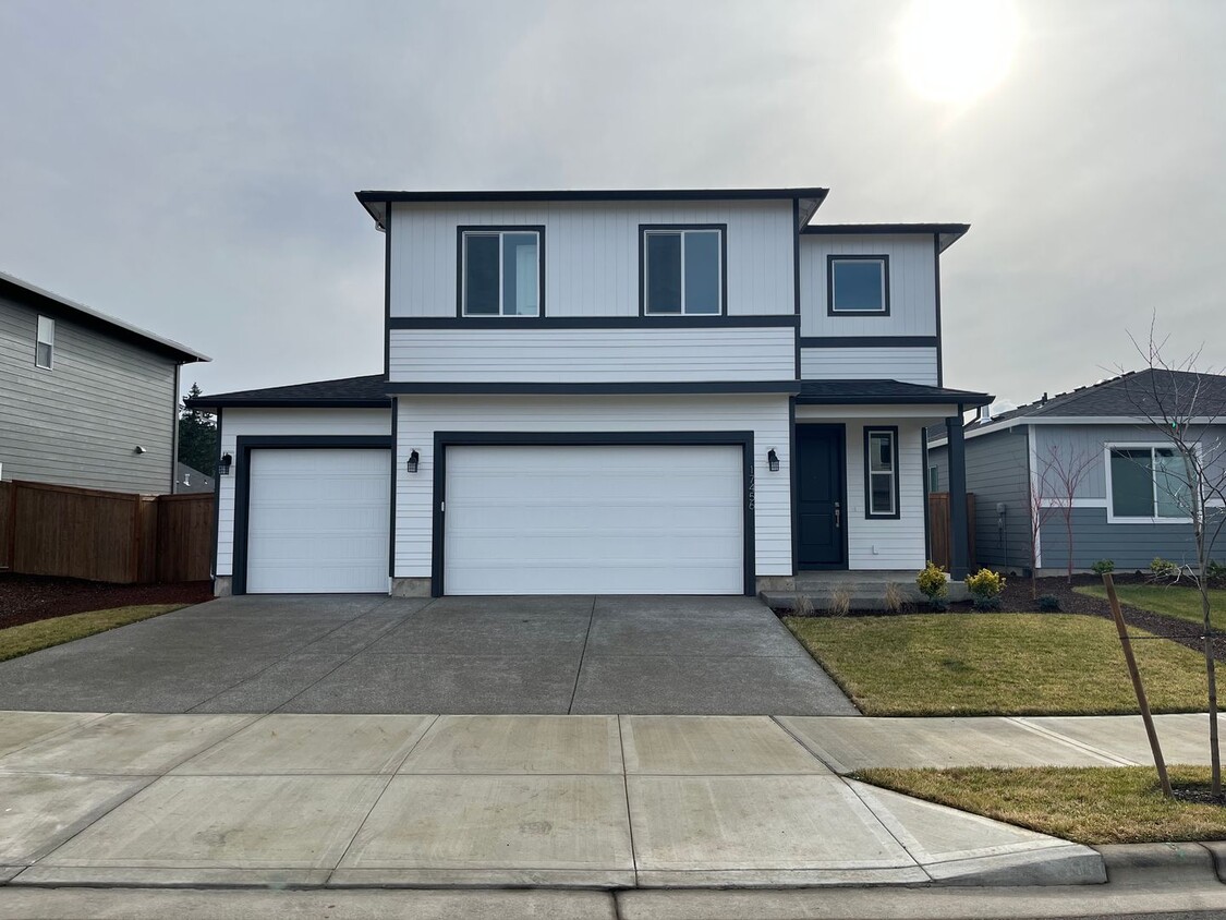 Foto principal - 2025 Build!!! 3 Bed 3.5 Bath home in Sherw...