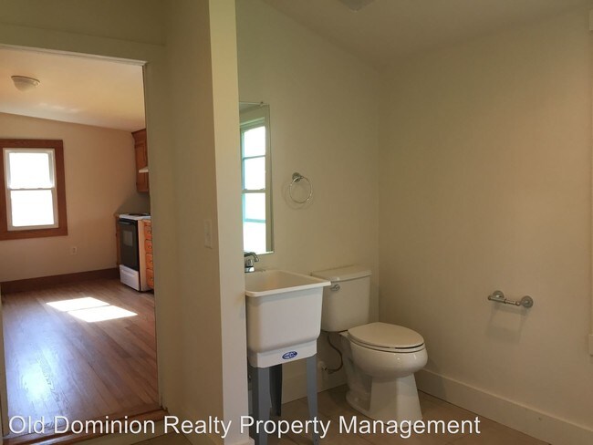 Building Photo - 2 br, 1 bath House - 320 Mill Street