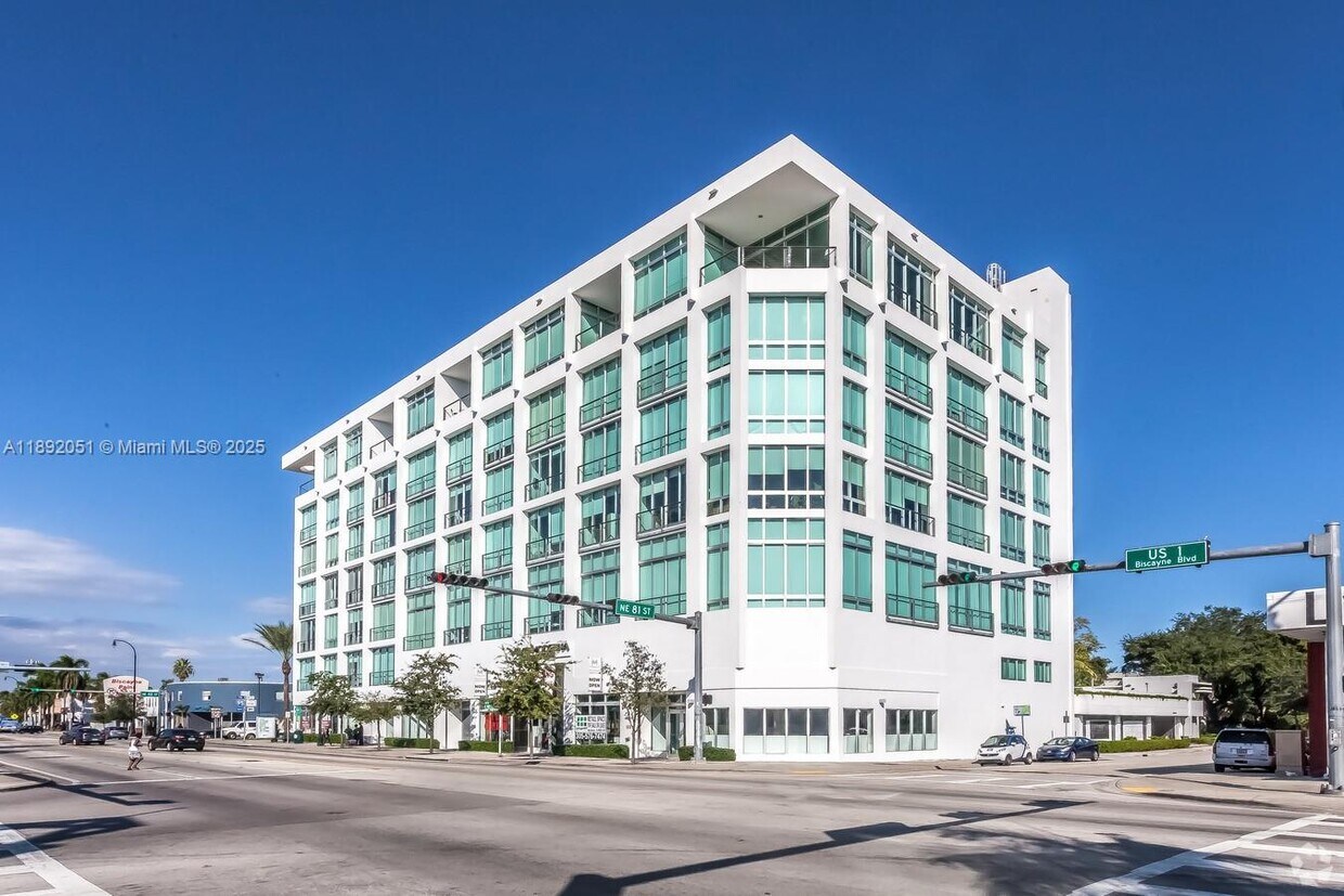 Foto principal - 8101 Biscayne Blvd
