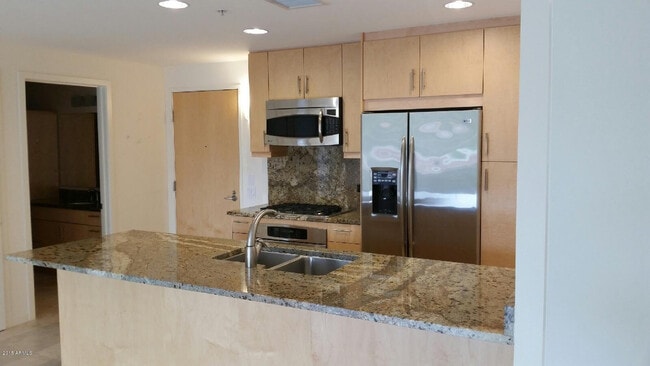 Foto del edificio - 7131 E Rancho Vista Dr