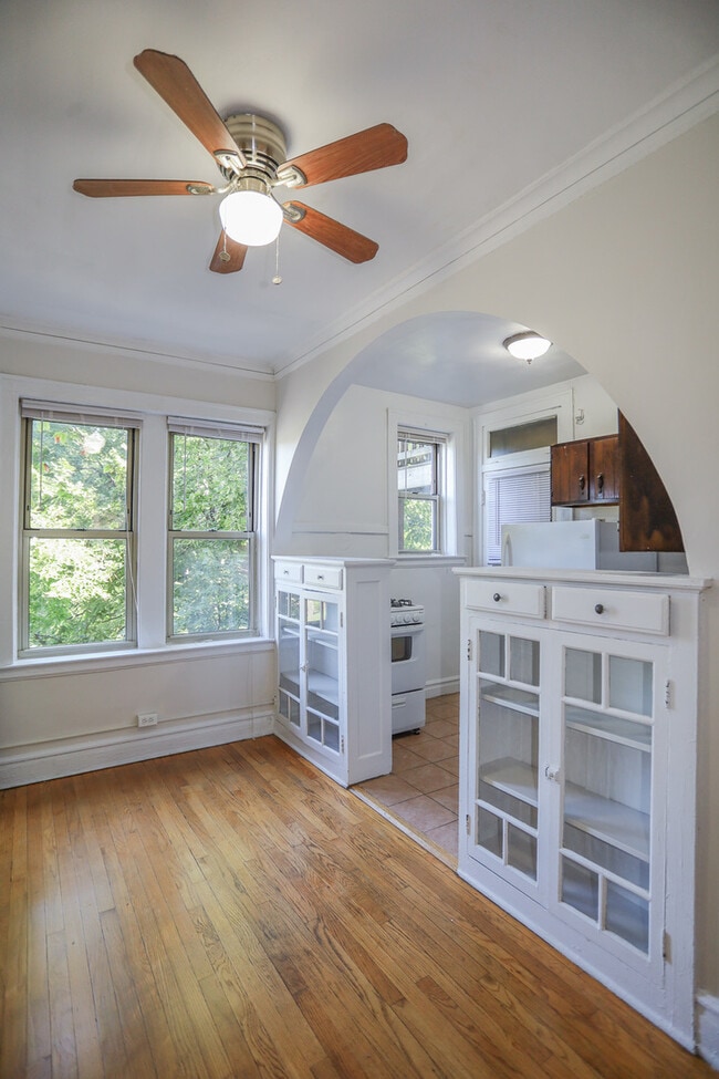 Building Photo - 5726 S Blackstone Ave