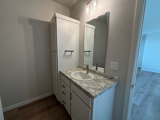 Foto del edificio - 3 bdrm/2 bath townhomes
