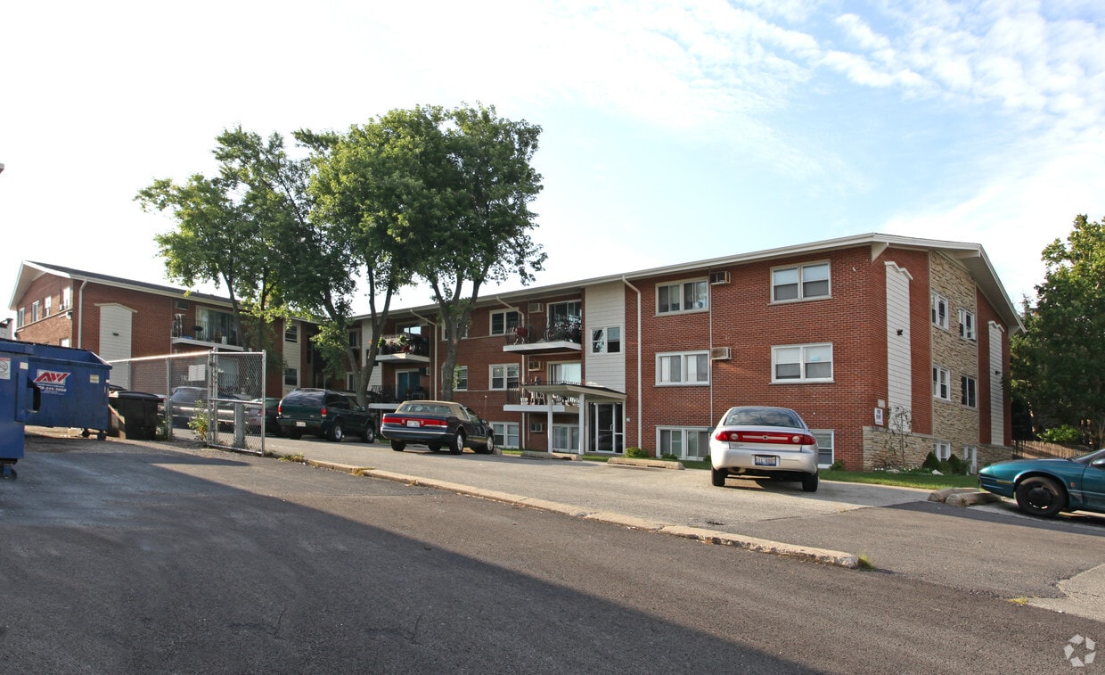 Primary Photo - 285 N Richmond Ave