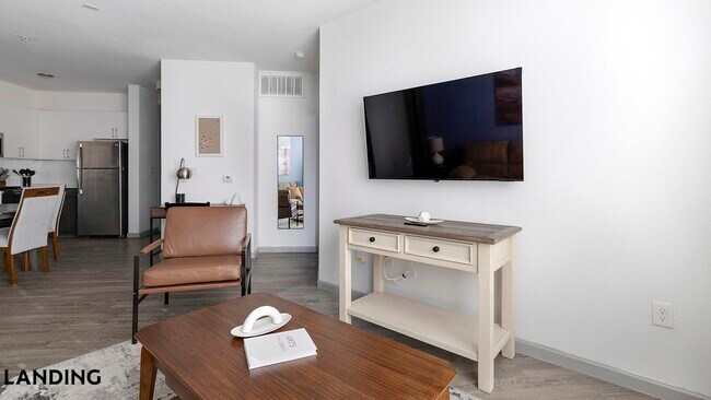 Foto del edificio - 1001 S Center St