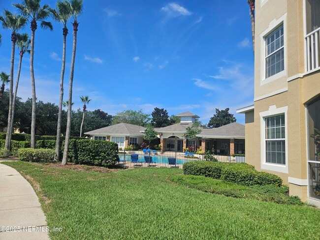 Building Photo - 7801 Point Meadows Dr
